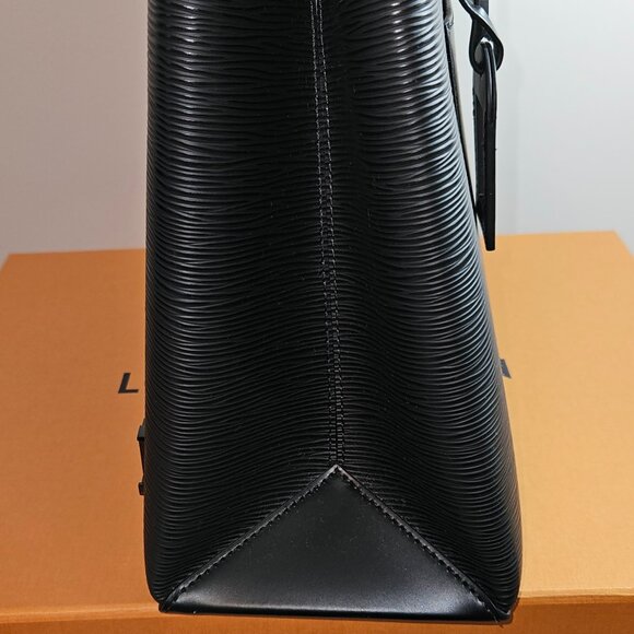 Louis Vuitton Kleber MM Epi Leather handbag - Picture 13 of 15